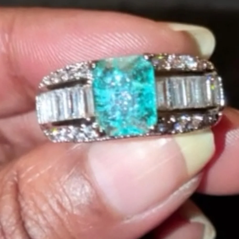 boutique ring accents any